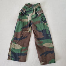 Load image into Gallery viewer, Vintage Camo Pants 4t
