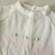 Load image into Gallery viewer, Vintage Soft Knit Flower Sweater 3-6 months
