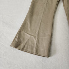 Load image into Gallery viewer, Vintage 70s Tan Flared Pants 4t
