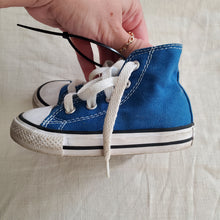 Load image into Gallery viewer, Converse Blue Hightop Shoes toddler 6
