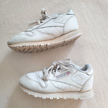 Load image into Gallery viewer, Reebok Classic Vintage Style Shoes toddler 9
