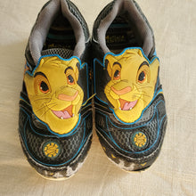 Load image into Gallery viewer, Lion King Light-up Shoes toddler 8
