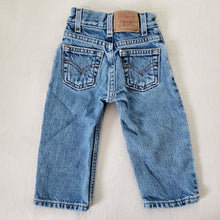 Load image into Gallery viewer, Vintage Levi&#39;s 550 Fit Jeans 2t SLIM
