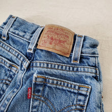 Load image into Gallery viewer, Vintage Levi&#39;s 550 Fit Jeans 2t SLIM
