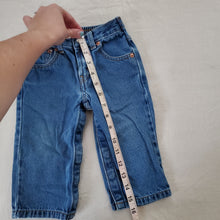 Load image into Gallery viewer, Vintage Levi&#39;s 526 Fit Jeans 12-18 months
