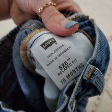 Load image into Gallery viewer, Vintage Levi&#39;s 526 Fit Jeans 12-18 months
