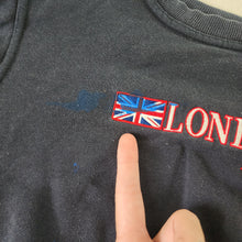 Load image into Gallery viewer, Vintage London Crewneck 4t
