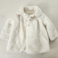 Load image into Gallery viewer, Vintage White Faux Fur Coat 3t
