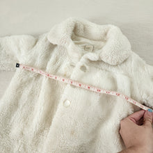 Load image into Gallery viewer, Vintage White Faux Fur Coat 3t
