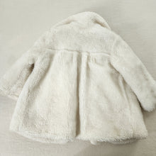 Load image into Gallery viewer, Vintage White Faux Fur Coat 3t
