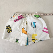 Load image into Gallery viewer, Vintage White Animal Pattern Shorts 4t
