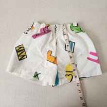 Load image into Gallery viewer, Vintage White Animal Pattern Shorts 4t
