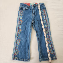 Load image into Gallery viewer, Y2k Embroidered Flared Jeans 3t *flaw
