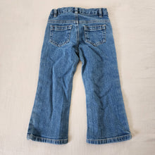 Load image into Gallery viewer, Y2k Embroidered Flared Jeans 3t *flaw
