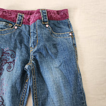 Load image into Gallery viewer, Y2k Embroidered Flared Jeans 4t
