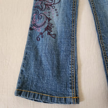 Load image into Gallery viewer, Y2k Embroidered Flared Jeans 4t
