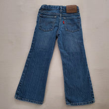 Load image into Gallery viewer, Y2k Levi&#39;s Flared Jeans 4t
