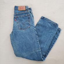 Load image into Gallery viewer, Vintage Levi&#39;s 550 Fit Jeans kids 14 SLIM
