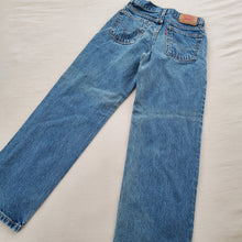 Load image into Gallery viewer, Vintage Levi&#39;s 550 Fit Jeans kids 14 SLIM
