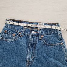 Load image into Gallery viewer, Vintage Levi&#39;s 550 Fit Jeans kids 14 SLIM
