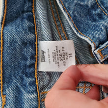 Load image into Gallery viewer, Vintage Levi&#39;s 550 Fit Jeans kids 14 SLIM
