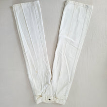 Load image into Gallery viewer, Vintage Brittania White Jeans kids 8 SLIM
