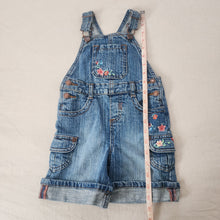 Load image into Gallery viewer, Y2k Levi&#39;s Floral Embroidered Shortalls 2t
