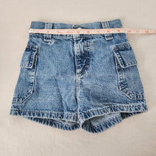 Load image into Gallery viewer, Vintage Short Cargo Pocket Jean Shorts 5t
