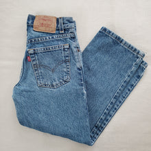 Load image into Gallery viewer, Vintage Levi&#39;s 550 Fit Jeans kids 8
