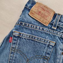 Load image into Gallery viewer, Vintage Levi&#39;s 550 Fit Jeans kids 8
