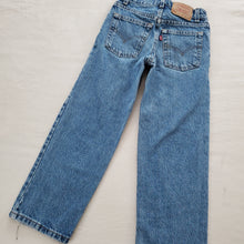 Load image into Gallery viewer, Vintage Levi&#39;s 550 Fit Jeans kids 8
