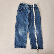 Load image into Gallery viewer, Vintage Lee Blue Jeans 4t
