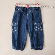 Load image into Gallery viewer, Vintage Floral Cargo Capri Jeans 4t
