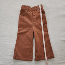 Load image into Gallery viewer, Vintage 70s Caramel Wide Flared Pants 2t
