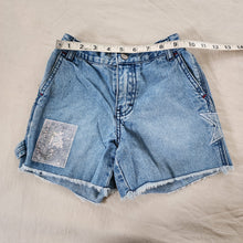 Load image into Gallery viewer, Vintage Y2k Gap Patched Shorts 5t/6 *flaw
