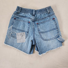 Load image into Gallery viewer, Vintage Y2k Gap Patched Shorts 5t/6 *flaw
