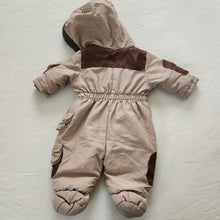 Load image into Gallery viewer, Vintage Flight Team Snowsuit 3-6 months
