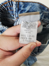 Load image into Gallery viewer, Vintage Stone Washed Blue Jeans 2t
