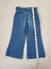 Load image into Gallery viewer, Vintage Mouse &amp; Flower Flared Jeans 2t
