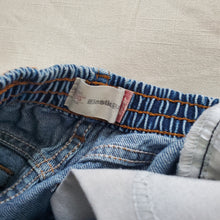 Load image into Gallery viewer, Vintage Levi&#39;s 526 Fit Distressed Jeans kids 7

