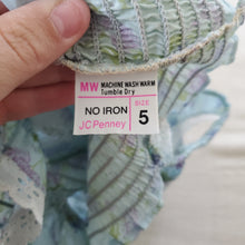 Load image into Gallery viewer, Vintage Floral Sleeveless Short Dress 5t
