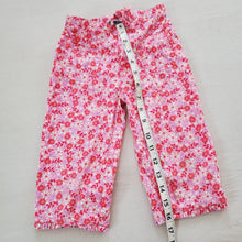 Load image into Gallery viewer, Vintage Y2k Oshkosh Floral Kapris 4t
