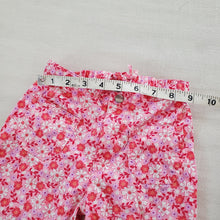 Load image into Gallery viewer, Vintage Y2k Oshkosh Floral Kapris 4t
