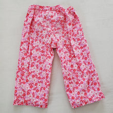 Load image into Gallery viewer, Vintage Y2k Oshkosh Floral Kapris 4t
