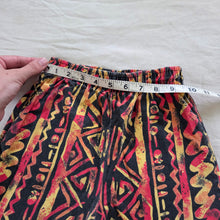 Load image into Gallery viewer, Vintage Surfer Summer Shorts.kids 6/7
