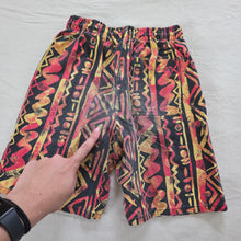 Load image into Gallery viewer, Vintage Surfer Summer Shorts.kids 6/7
