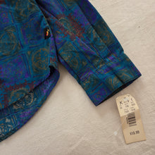 Load image into Gallery viewer, Vintage Pattern Buttondown Shirt kids 6/7 *flaw

