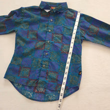 Load image into Gallery viewer, Vintage Pattern Buttondown Shirt kids 6/7 *flaw
