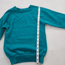 Load image into Gallery viewer, Vintage Green Blank Crewneck kids 6/7

