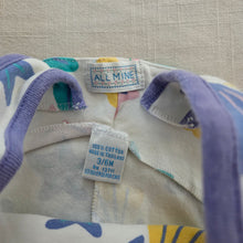 Load image into Gallery viewer, Vintage Seashell Bubble Romper 3-6 months
